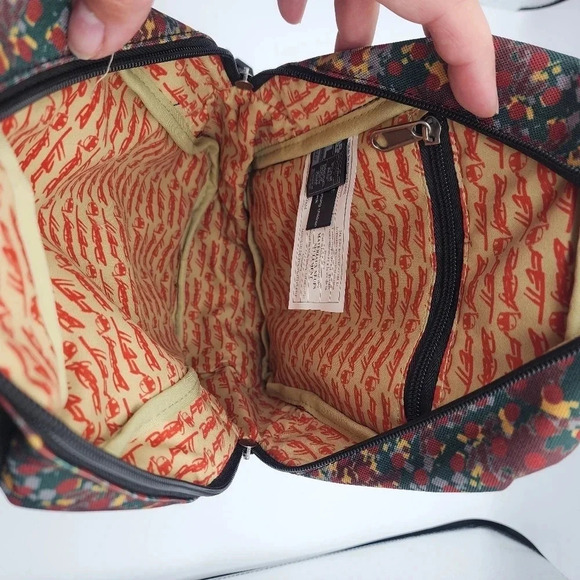 Funko Star Wars Boba Fett FL Sling Backpack Exclusive Futura Mandalorian Disney - Picture 9 of 13